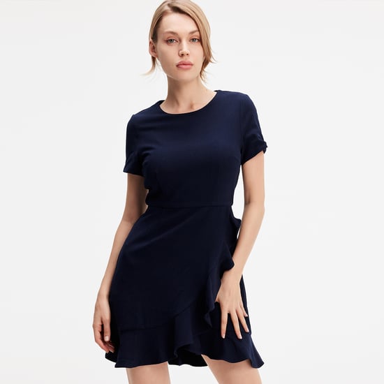 Kurzes Skaterkleid mit Rüschen - Image 1