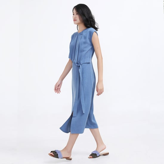 Minimalistisches Midikleid mit seitlicher Krawatte - Image 1
