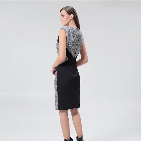 Tailliertes Cocktailkleid mit geometrischem Druck und Jersey-Garnitur - Image 2