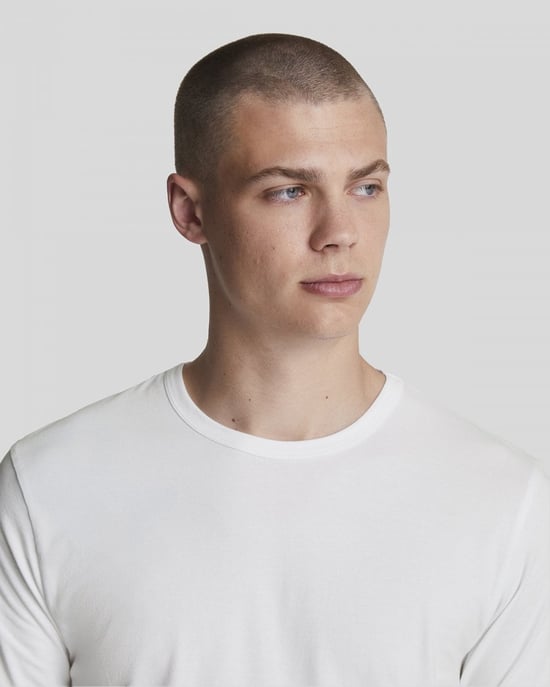 Lyle & Scott – Basic-Lounge-T-Shirt im 3er-Pack – Weiß - Image 4