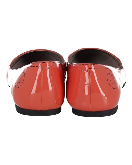 Marc Jacobs Ballettschuhe mit Mauskitzel-Muster aus orangenem Lackleder - Image 4