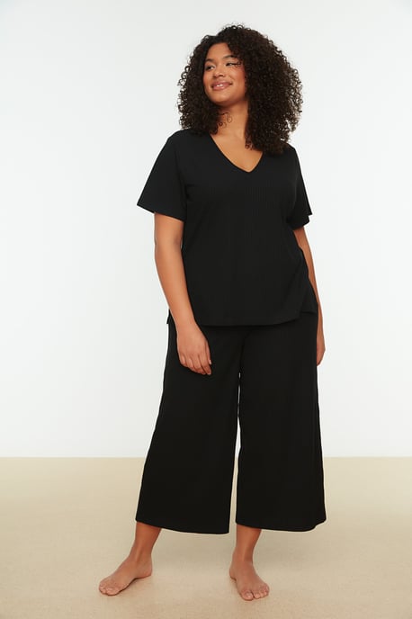 Trendyol Femmes  Col en V Ensemble pyjama grande taille 2 pieces - Image 1