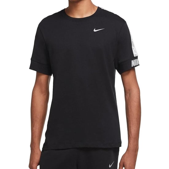 Nike Herren NSW Repeat T-Shirt Schwarz - Image 1