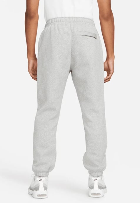 Nike Club Fleece Plus Trainingsanzug mit kleinem Logo in Heather Grey - Image 6