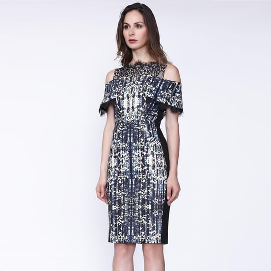 Kurzes bedrucktes Cocktailkleid, mit Bardot-Ausschnitt und Spitzenverzierung - Image 1