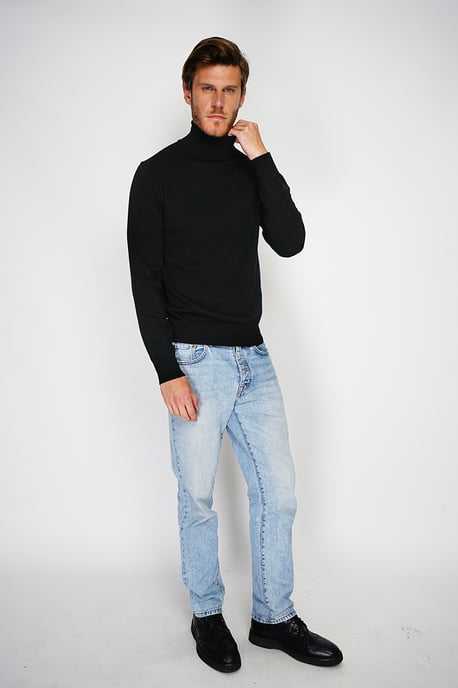 William de Faye – Rollkragenpullover – Schwarz - Image 3