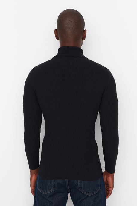 Trendyol Hommes Col roulé Corps conique Chandail - Image 5
