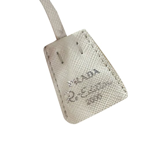Prada Kristallverzierte Re-Edition 2000 Tasche aus Creme-Satin - Image 6