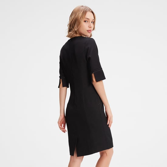 Kurzes Kleid mit kontrahierten Nähten - Image 4