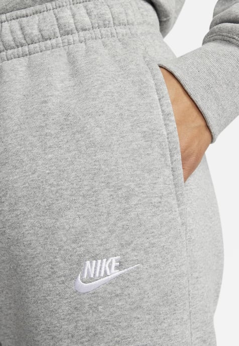Nike Herren Club Pullover Hoodie Trainingsanzug in Grau - Image 4