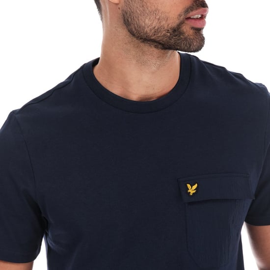Lyle And Scott Nylon-Taschen-T-Shirt für Herren in Navy - Image 5