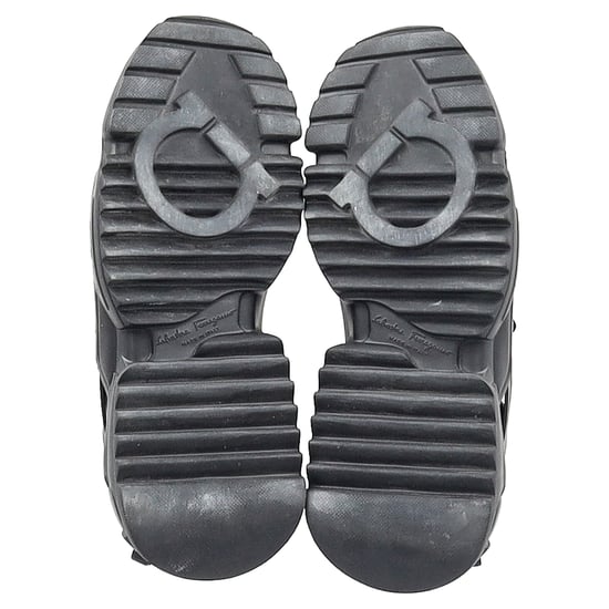 Salvatore Ferragamo Raintop Low-Top Sneakers aus schwarzem Mixed-Media - Image 6