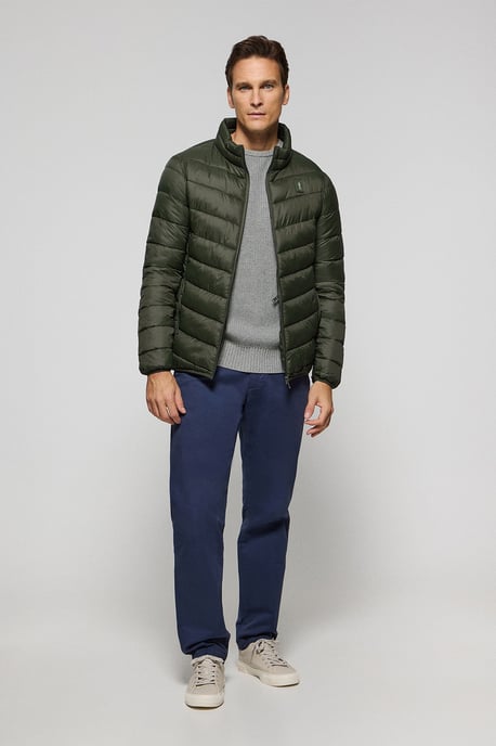 Ultralight-Jacke Chase dunkelgrün mit Rigby Go Aufnäher - Image 1