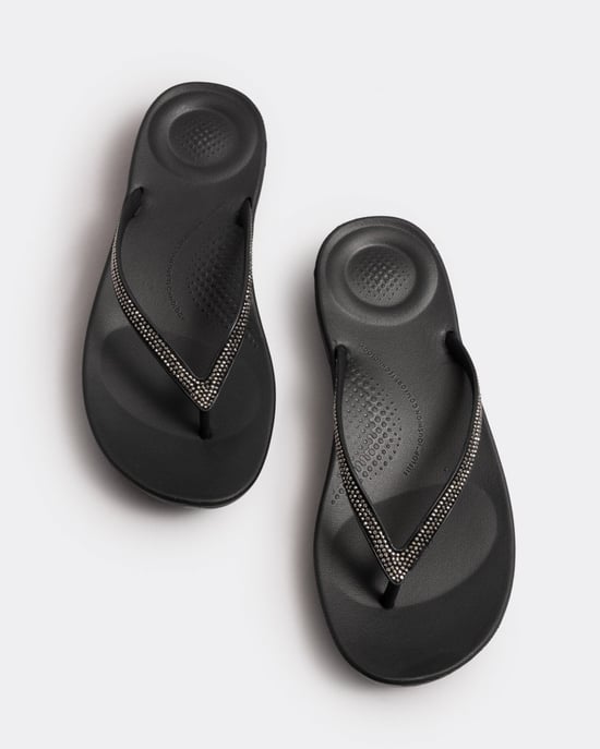 FitFlop Iqushion Sparkle Damen Gummizehenstegsandalen In Schwarz - Image 6