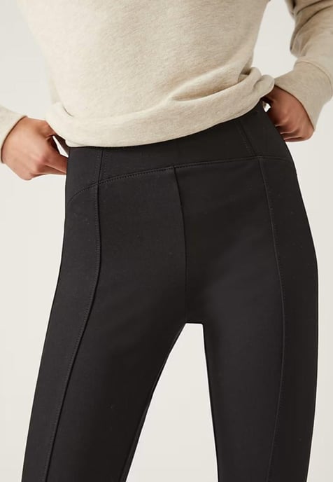 M&S Magic Shaping Leggings mit hoher Taille und Bauchansatz in Schwarz - Image 3