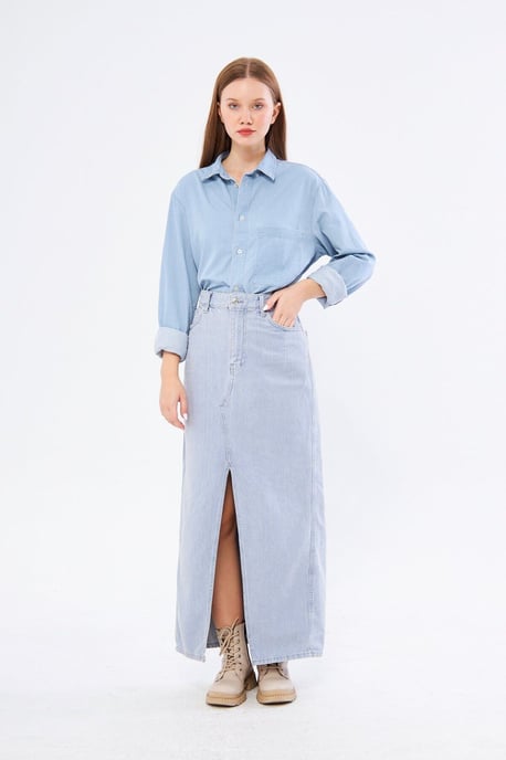 Langer Jeansrock mit Schlitz - Image 2