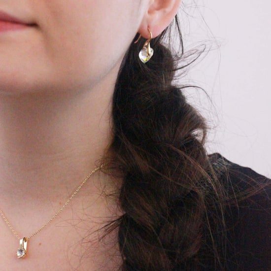 Kristalline Herz Ohrringe - Gold und glänzendes Weiß - Image 2