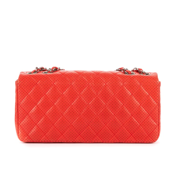 East West Perforated Flap Umhängetasche - Image 4