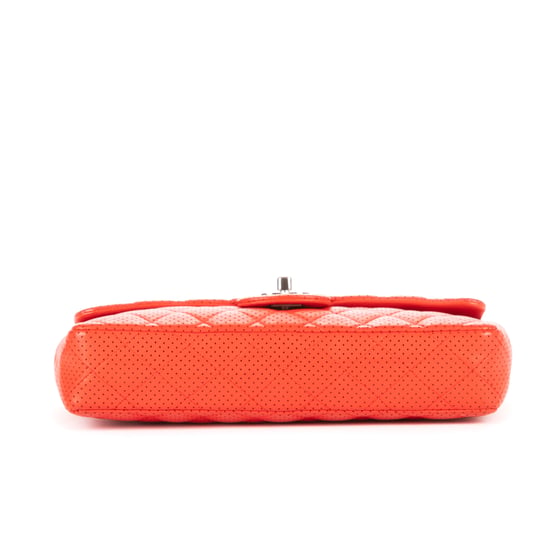 East West Perforated Flap Umhängetasche - Image 6