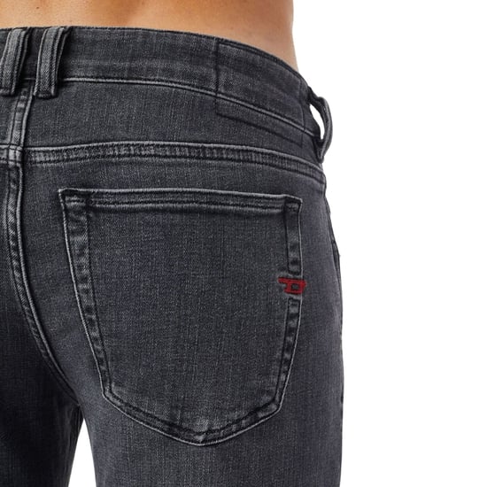 Diesel 1979 Sleenker Jeans aus verblasstem Denim in Dunkelgrau - Image 3