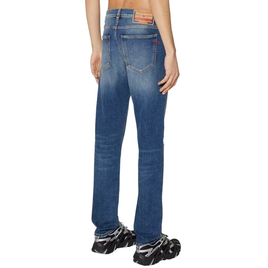 Diesel 2019 D-Strukt Jeans mit zerrissener Waschung in Hellblau - Image 2