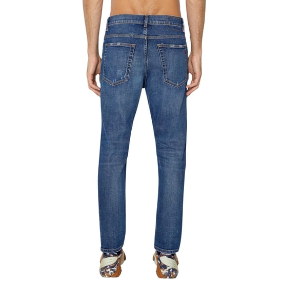 Diesel D-Fining Tapered Fit Denim-Jeans in schlichter blauer Waschung - Image 2