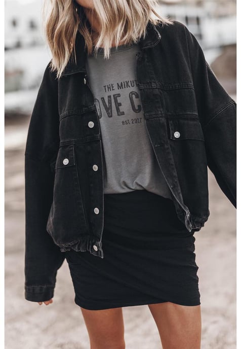 Schwarze Metallknöpfe Klappen-Taschen Oversized Jeansjacke - Image 1