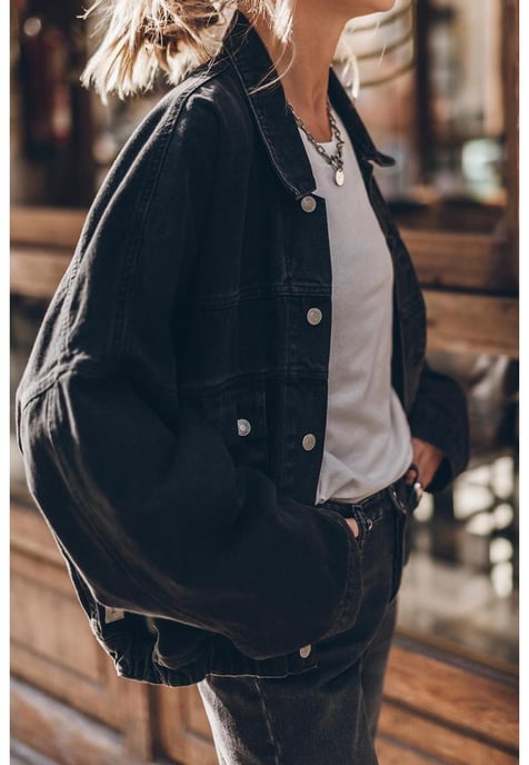 Schwarze Metallknöpfe Klappen-Taschen Oversized Jeansjacke - Image 5
