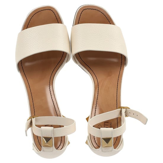 Valentino Roman Stud Block-Absatzsandalen aus Cream-Leder - Image 3