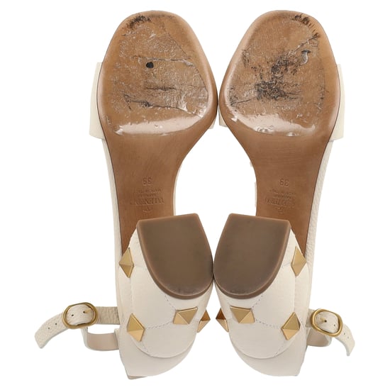 Valentino Roman Stud Block-Absatzsandalen aus Cream-Leder - Image 6