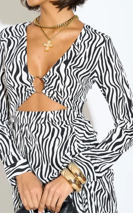 Einfarbig bedrucktes, ringförmig ausgeschnittenes Maxikleid - Image 2