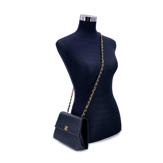 Chanel Vintage Leder Umhängetasche Trapezio - Image 2
