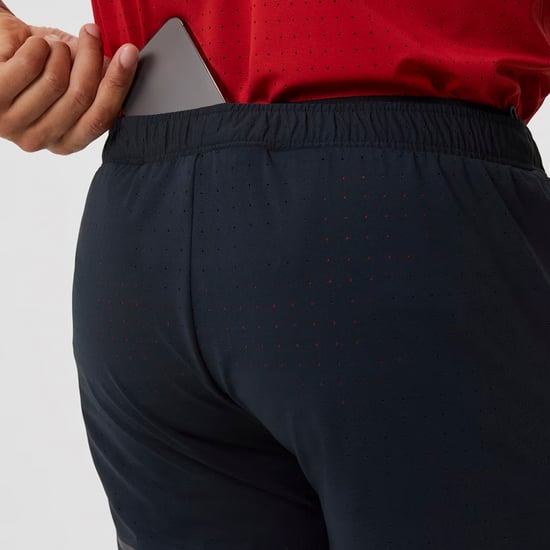 Laufende atmungsaktive und leichte perforierte Sportshorts für Männer - Image 4