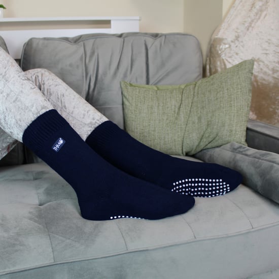 Kids Indoor Slipper Socken mit Greifern | THMO | Thick & Warm Comfort Loose Top Non Slip Thermal Socks - Navy - Image 5