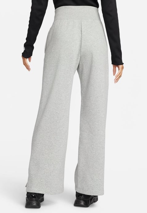 Nike Phoenix Fleece-Jogginghose für Damen mit weitem Bein in Grau - Image 2
