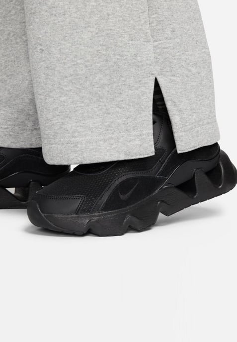 Nike Phoenix Fleece-Jogginghose für Damen mit weitem Bein in Grau - Image 4