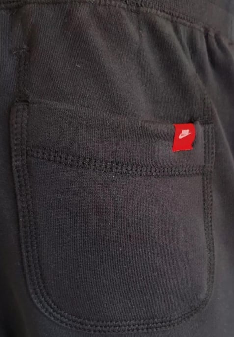 Nike Foundation Herren Jogginghose mit Bündchen in Schwarz - Image 4
