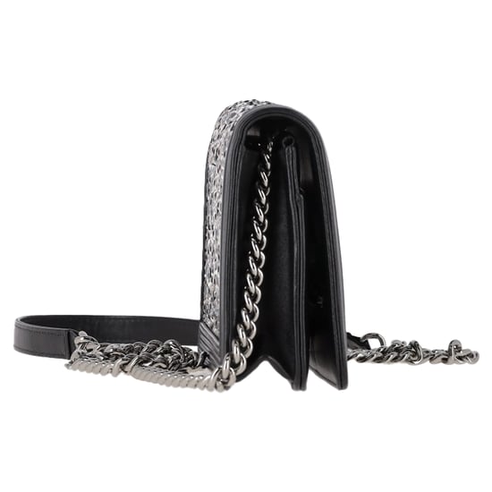 Chanel Old Medium Boy Perlenbesetzte Schultertasche aus schwarzem Kalbsleder - Image 2