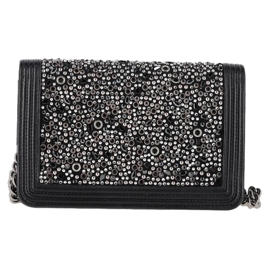 Chanel Old Medium Boy Perlenbesetzte Schultertasche aus schwarzem Kalbsleder - Image 3
