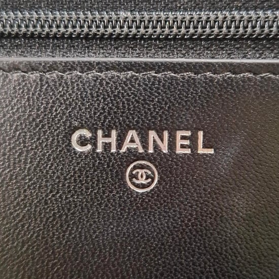 Chanel Old Medium Boy Perlenbesetzte Schultertasche aus schwarzem Kalbsleder - Image 5