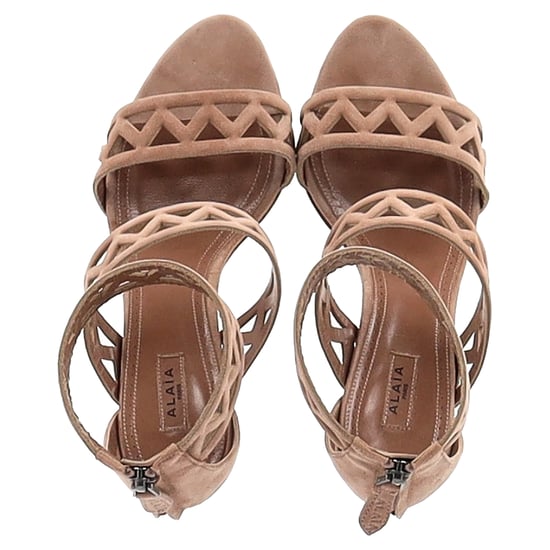 Alaïa 90 Laser-Cut Sandalen aus Nude Wildleder - Image 3