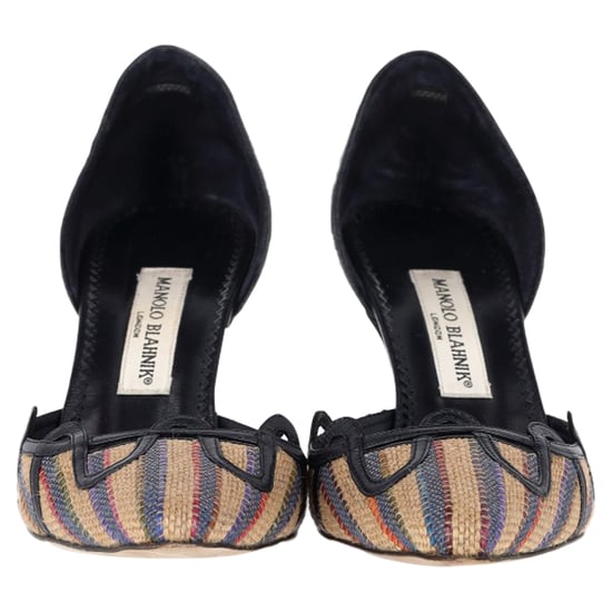 Manolo Blahnik Spitzer Pumps aus mehrfarbiger Raffia - Image 2