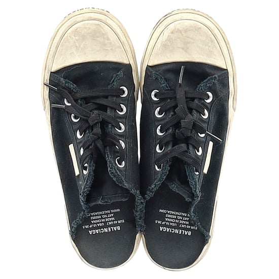 Balenciaga Paris Distressed Open-Back Sneakers aus schwarzer Baumwolle - Image 4