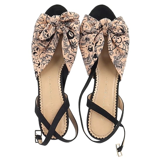 Charlotte Olympia Bedruckte Schleifen-Wedge-Sandalen aus Pfirsichsatin - Image 3