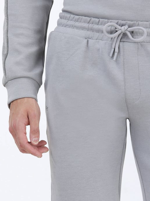 Einfarbig gestrickte Jogging-Fit-Sport-Bermuda - Image 3