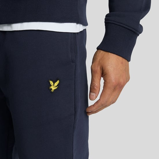 Herren Lyle And Scott Slim Fit Jogginghose in Marineblau - Image 4