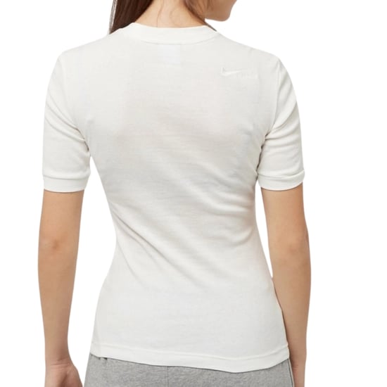 Nike Scrunched Front Weißes Sport-T-Shirt - Image 2