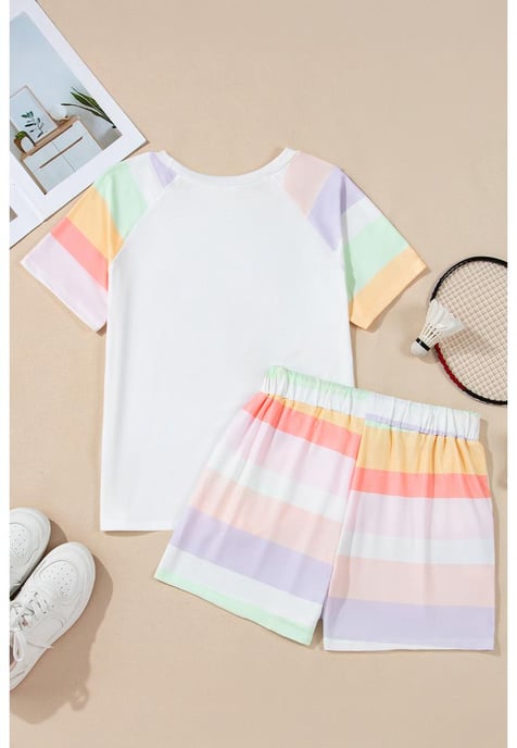 Weißes T-Shirt und Shorts Set mit Regenbogenstreifen - Image 5