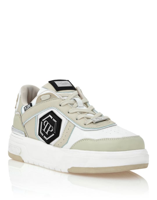 Sneaker Predator - Image 1