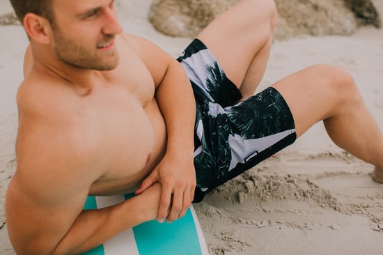 Herren Badehose mit Palmen Muster Weiß Schwarz - Image 2